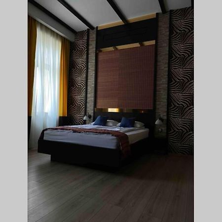 Safari Royal Apartment Oradea Exterior foto