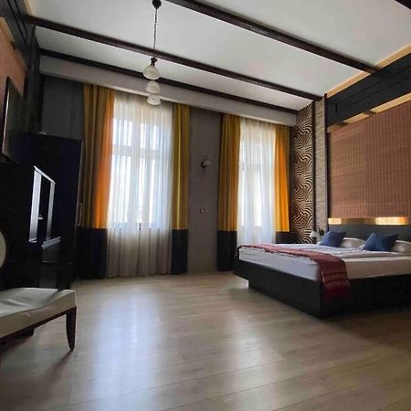 Safari Royal Apartment Oradea Exterior foto