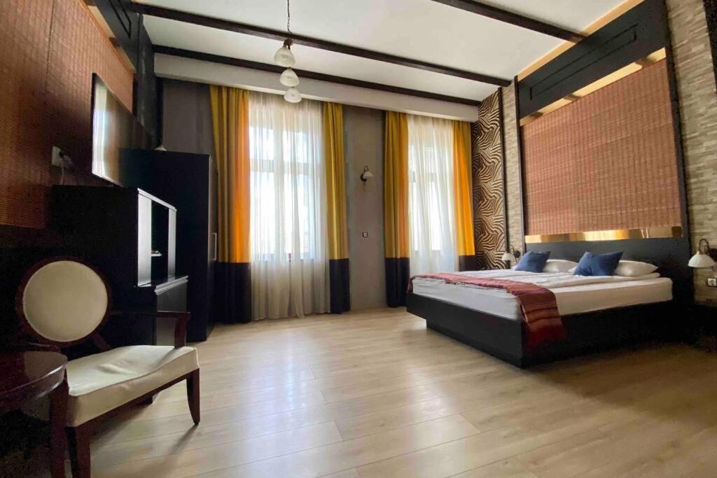 Safari Royal Apartment Oradea Exterior foto